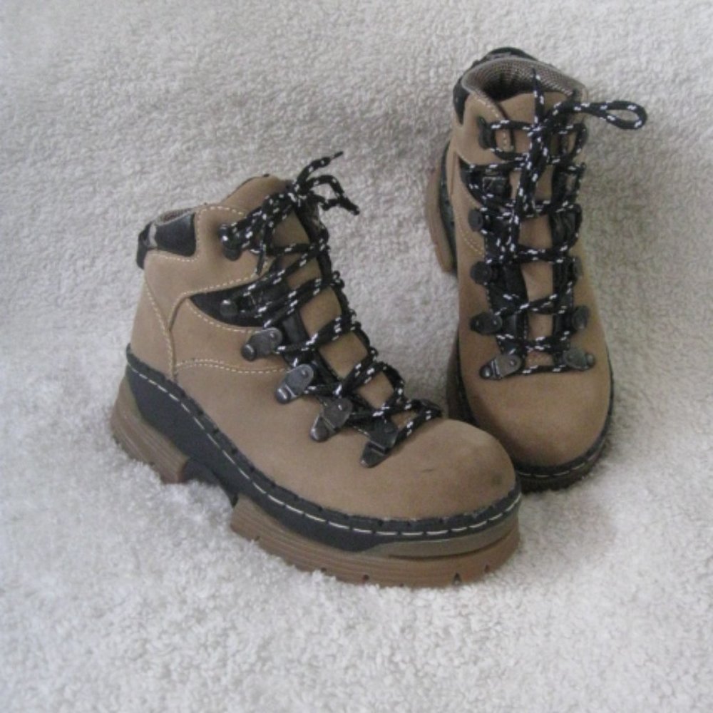Colorado Tan/Black Lace-Up Hiking Boots